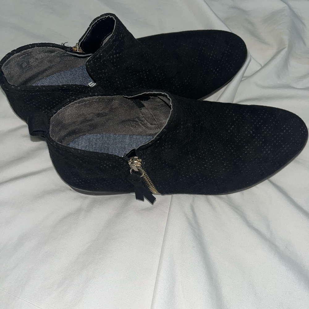 black booties, Dr. Sholl’s